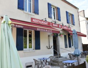 Chatillon sur Loire – restaurant le vieux port – façade