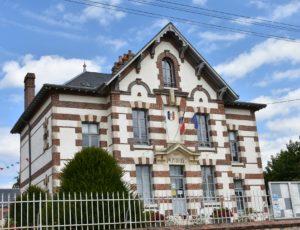 Dammarie-en-Puisaye–mairie-1-aout-2018—OT-Terres-de-Loire-et-Canaux–IRemy–43–2