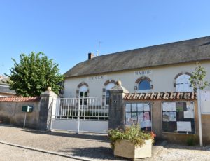 Faverelles-Mairie-6-aout-2018—OT-Terres-de-Loire-et-Canaux—IRemy–2-