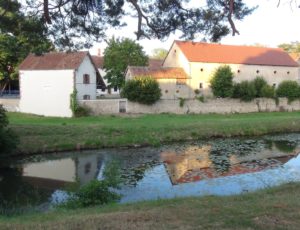 Briare-chambres d’hôtes-depuis-canal