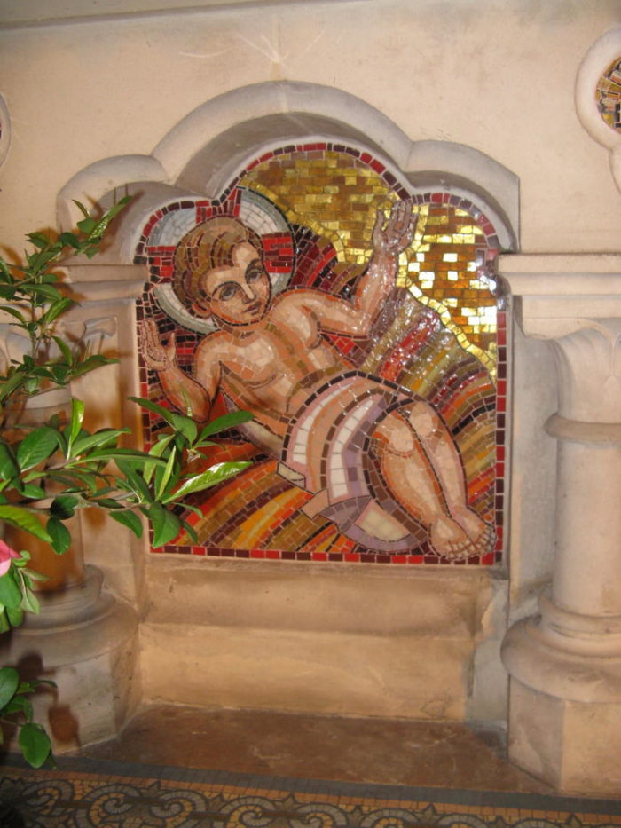 eglise-saint-etienne-mosaique-enfant jesus
